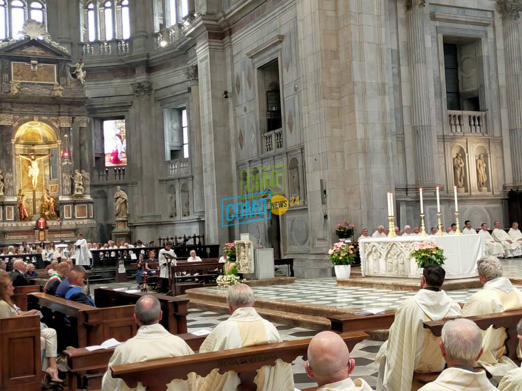 Tante autorità presenti per ascoltare le sue parole, Cattedrale gremita