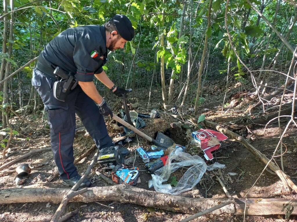 carabinieri smantellano bivacchi droga