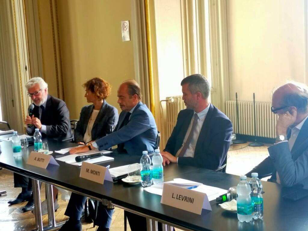 como lake 2023 presentazione a villa erba di cernobbio sottosegretario butti