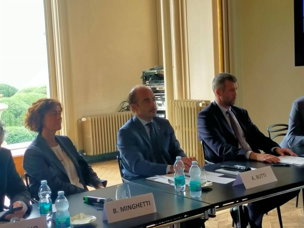 como lake 2023 presentazione a villa erba di cernobbio sottosegretario butti