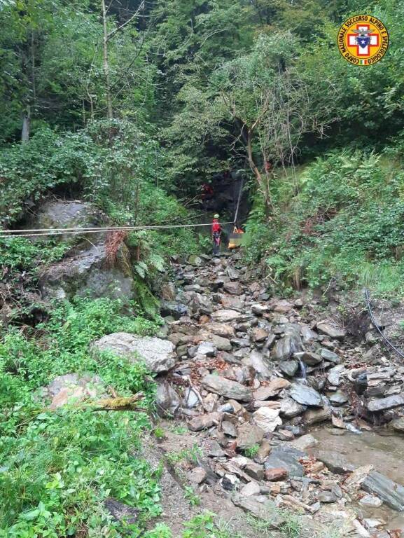 escursionista precipita burrone valcavargna e muore recuoero soccorso alpino