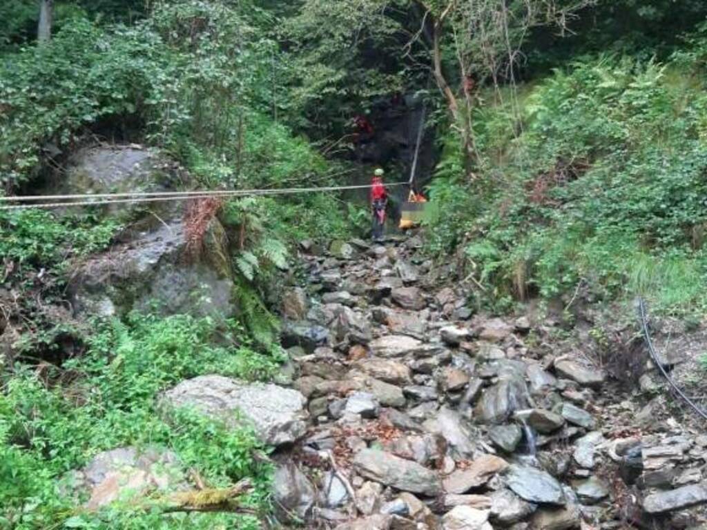 escursionista precipita burrone valcavargna e muore recuoero soccorso alpino