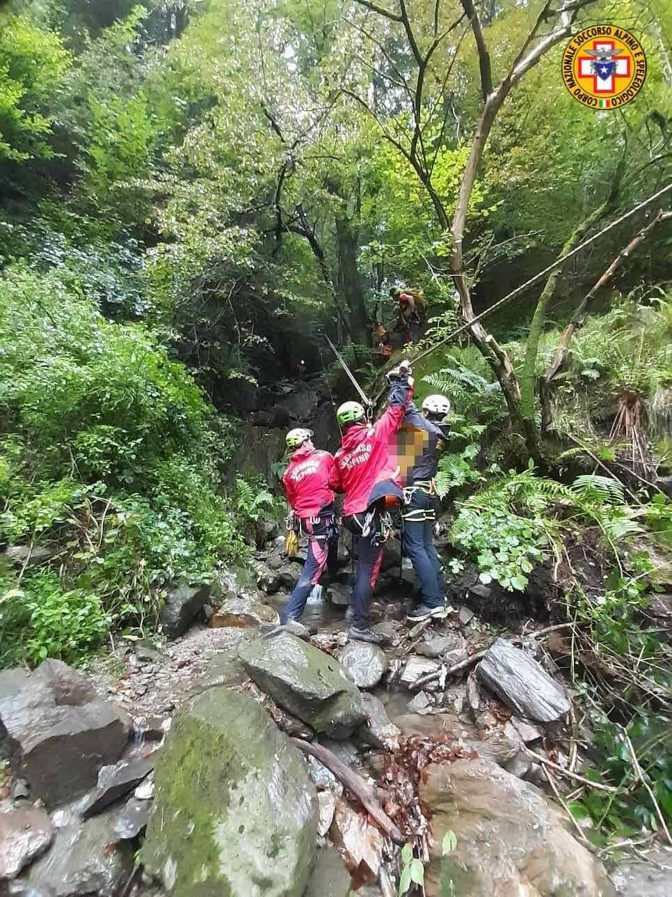 escursionista precipita burrone valcavargna e muore recuoero soccorso alpino