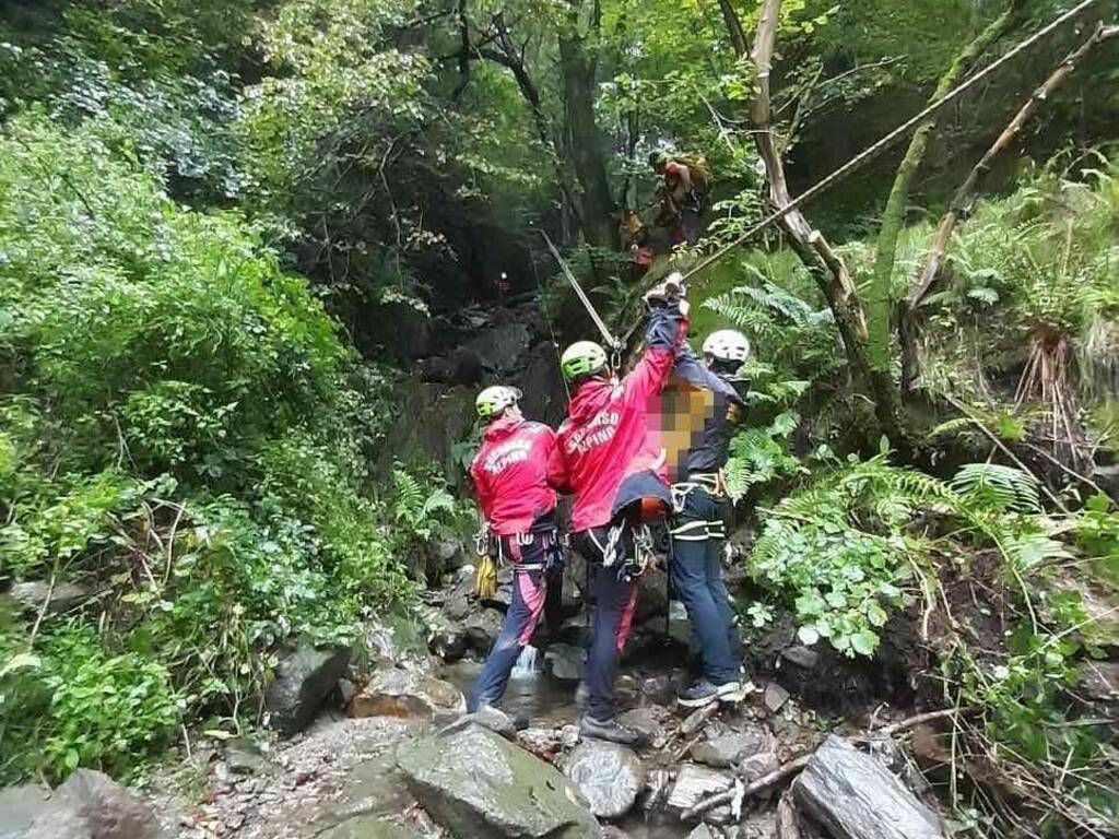 escursionista precipita burrone valcavargna e muore recuoero soccorso alpino