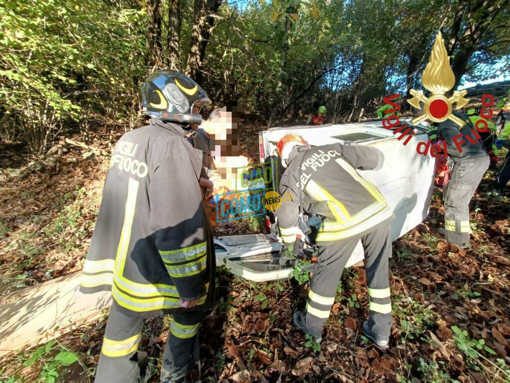 incidente valbrona, auto fuori strada e finisce nel burrone recupoero vigili fuoco e soccorso alpino