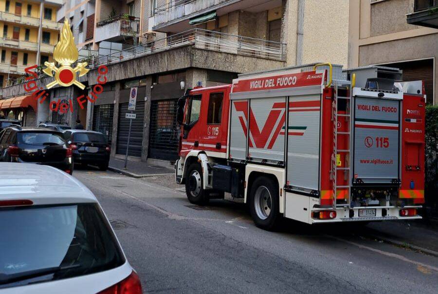 uomo intossicato via magenta como intervento vigili del fuoco esterno stabile