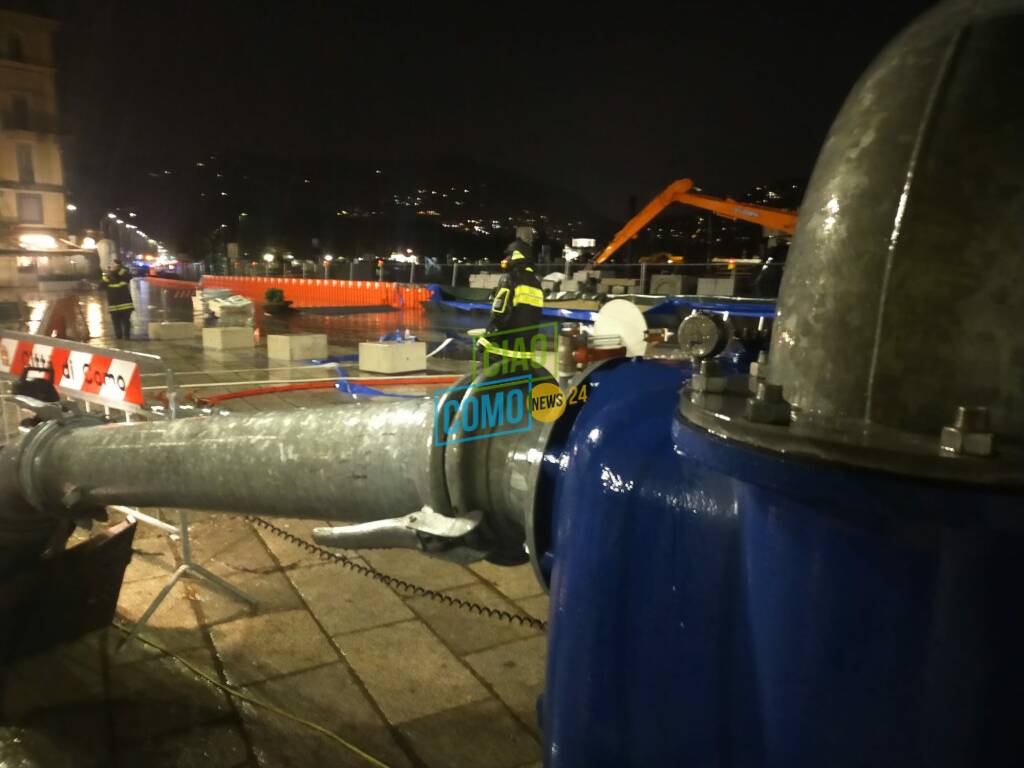 allagata piazza cavour idrovore in azione protezione civile esondazione lago