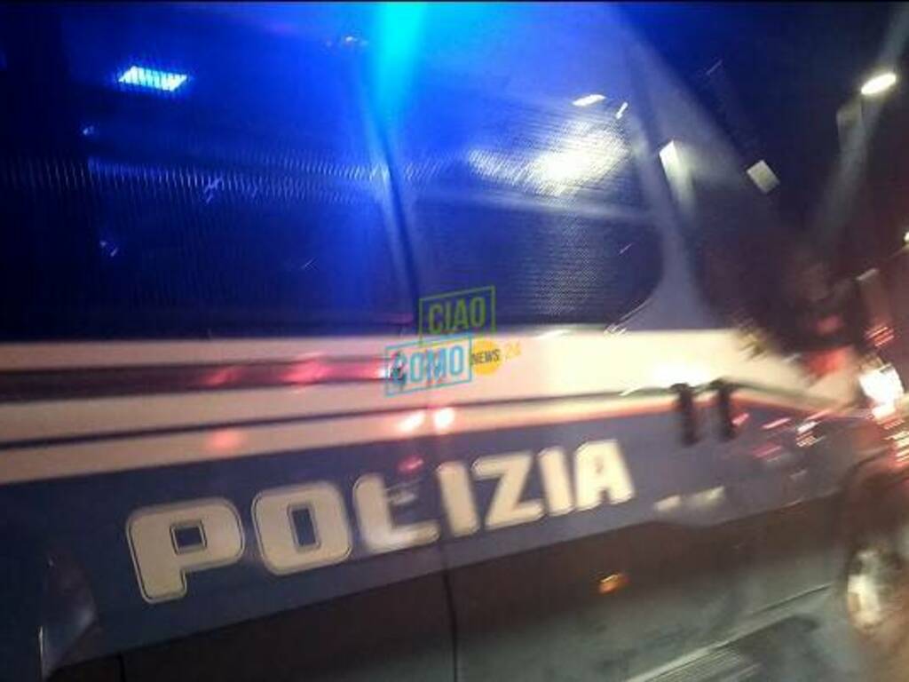 como lecco stadio il passaggio dei tifosi traffico bloccato pullman tifosi polizia traffico bloccato