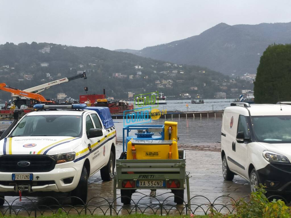 piazza cavour a como allagata per esondazione lago