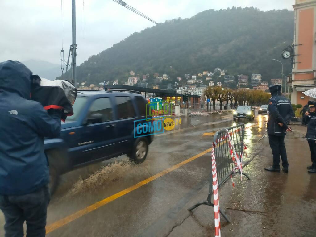 polizia locale riapre lungolago traffico auto dopo esondazione passaggio prime auto