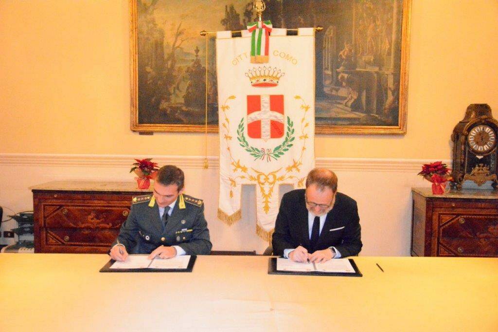 accordo e firma intesa tra comune di como e guardia di finanza per fondi pnrr in arrivo