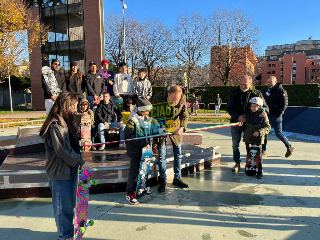 skate park di como oggi inaugurazione ufficiale all'ippocastano sindaco e ragazzi evoluzioni