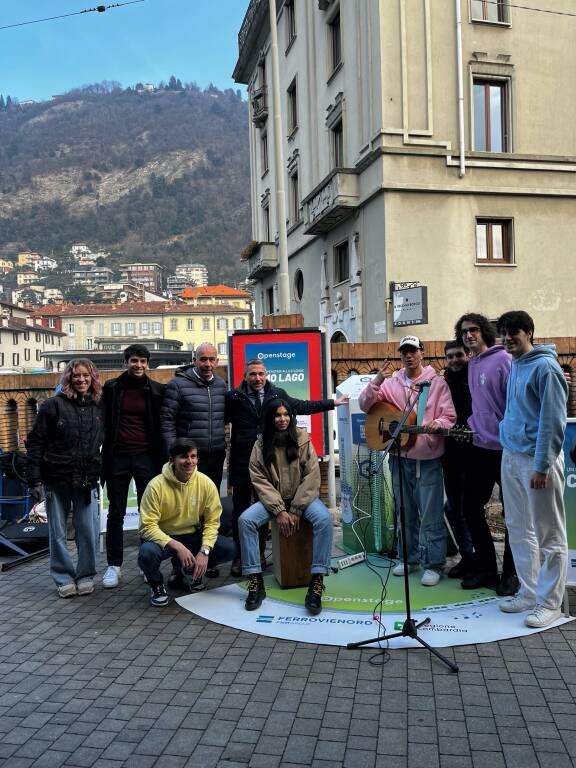 Inaugurazione totem Openstage stazione Como Lago