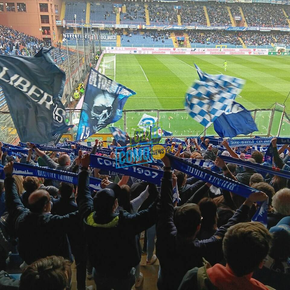 tifosi del como a genova stadio marassi contro la sampdoria