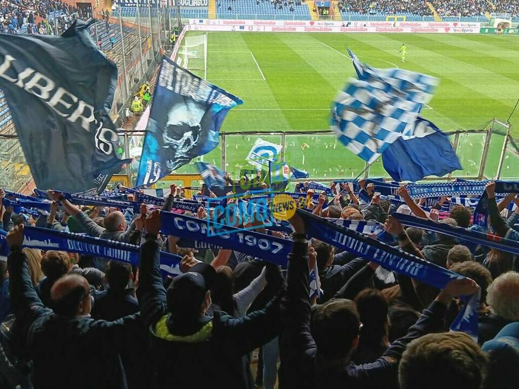 tifosi del como a genova stadio marassi contro la sampdoria