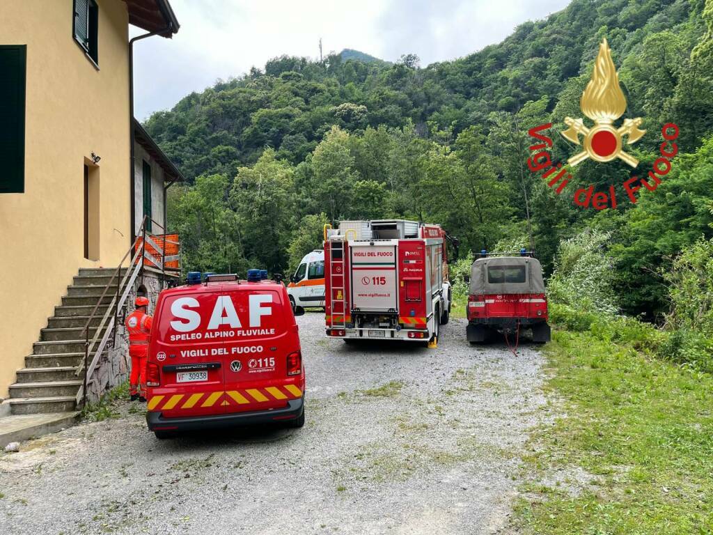 ragazzo si tuffa nel lambro a caslino e annega recupoero sub vigili del fuoco