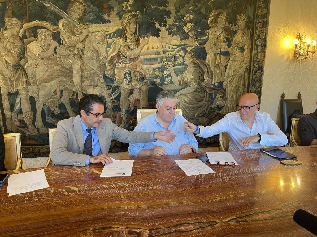 accordo asf e navigazione per gestire emergenza sul lago firma intesa amministrazione provinciale