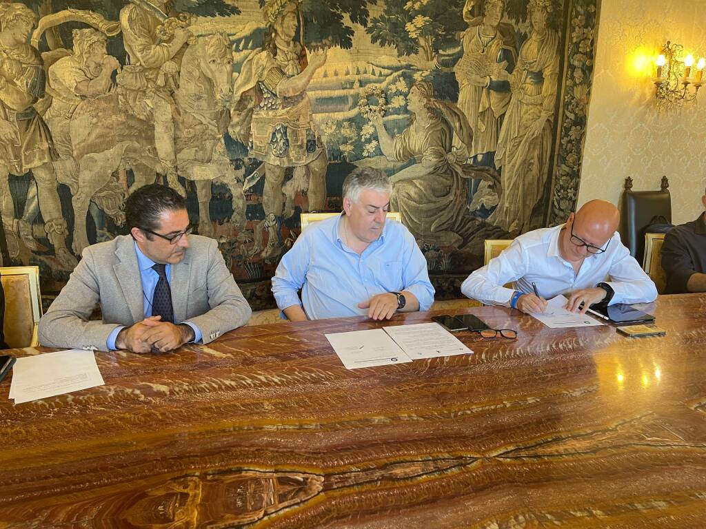 accordo asf e navigazione per gestire emergenza sul lago firma intesa amministrazione provinciale