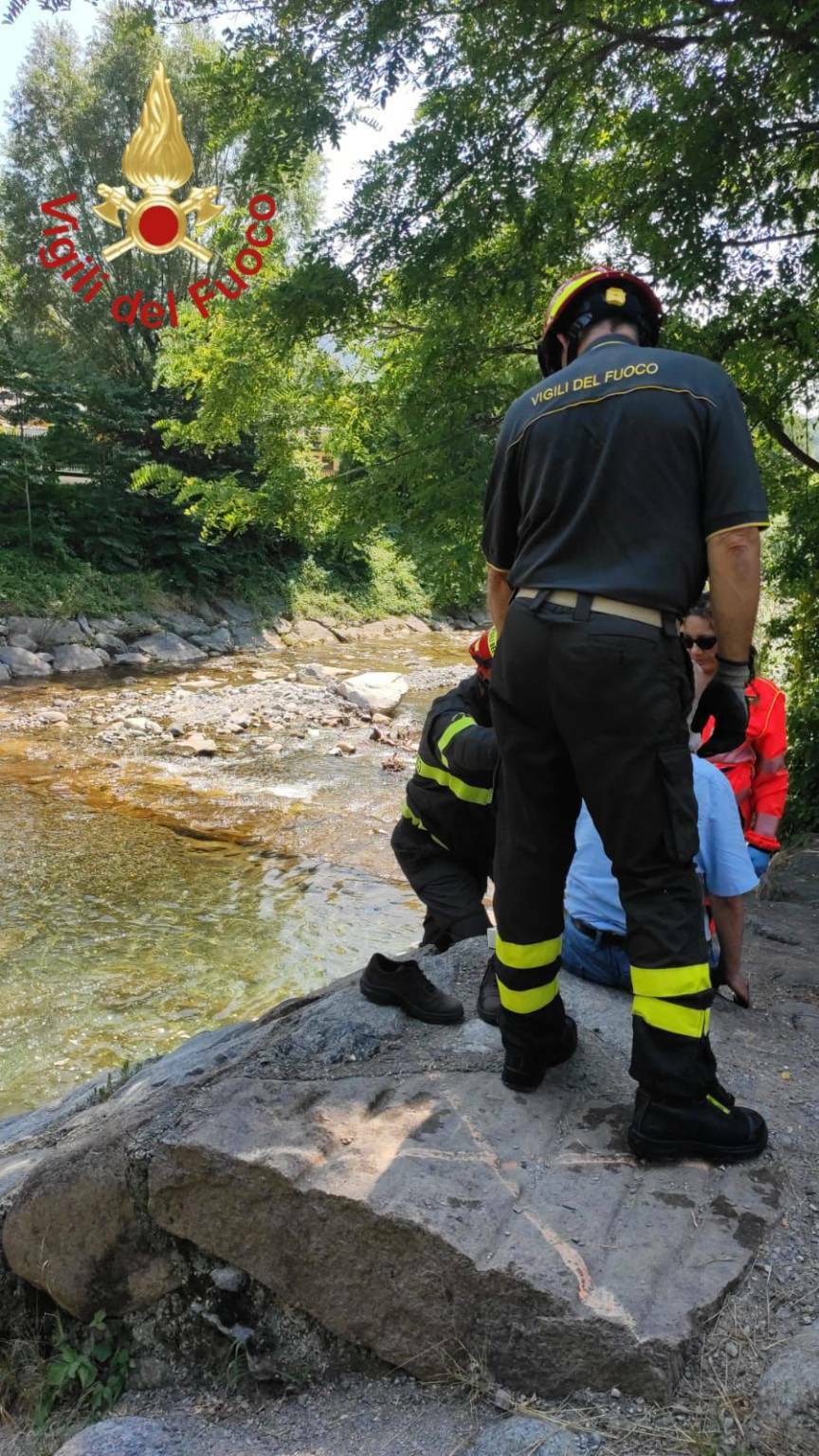 intervebti vigili del fuoco recuoero pensionato canzo e due escursionisti affaticati da caldo palanzone