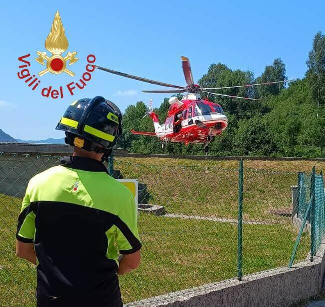 intervebti vigili del fuoco recuoero pensionato canzo e due escursionisti affaticati da caldo palanzone