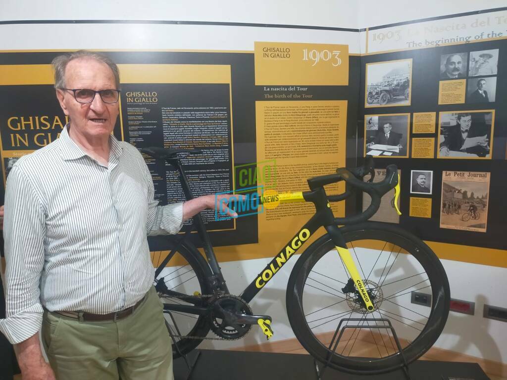 mostra ghisallo in giallo al museo del ghisallo con direttrice e presidente bici magie cimili del Tour de France