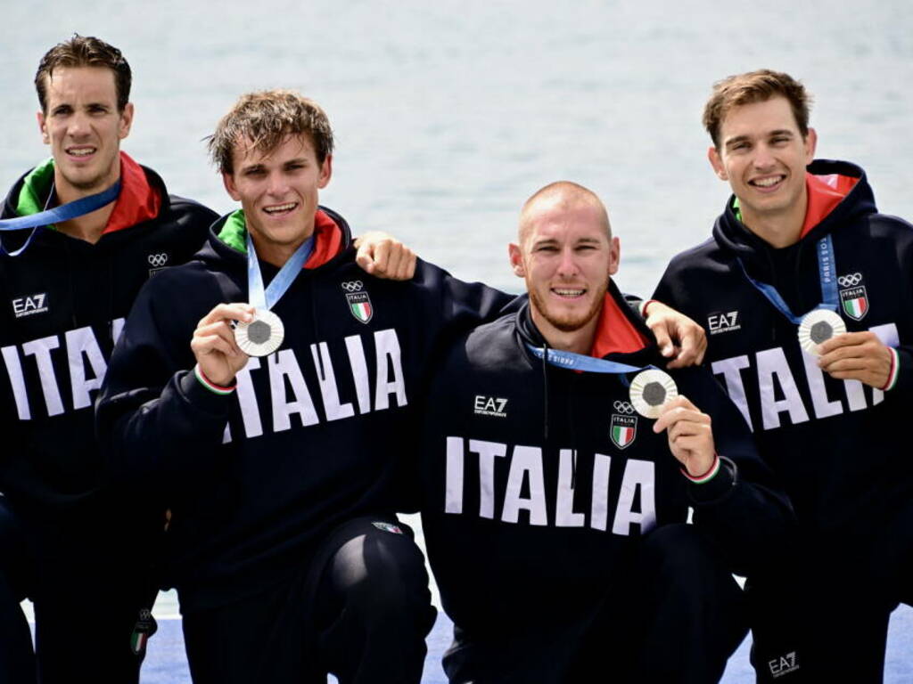 quattro di coppia canottaggio olimpiadi di parigi barca di Filippo Mondelli: dedica a lui dei compagni